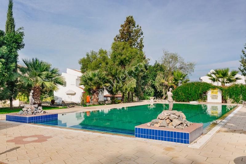 Girne Çatalköy'de Satılık 3+1 Villa