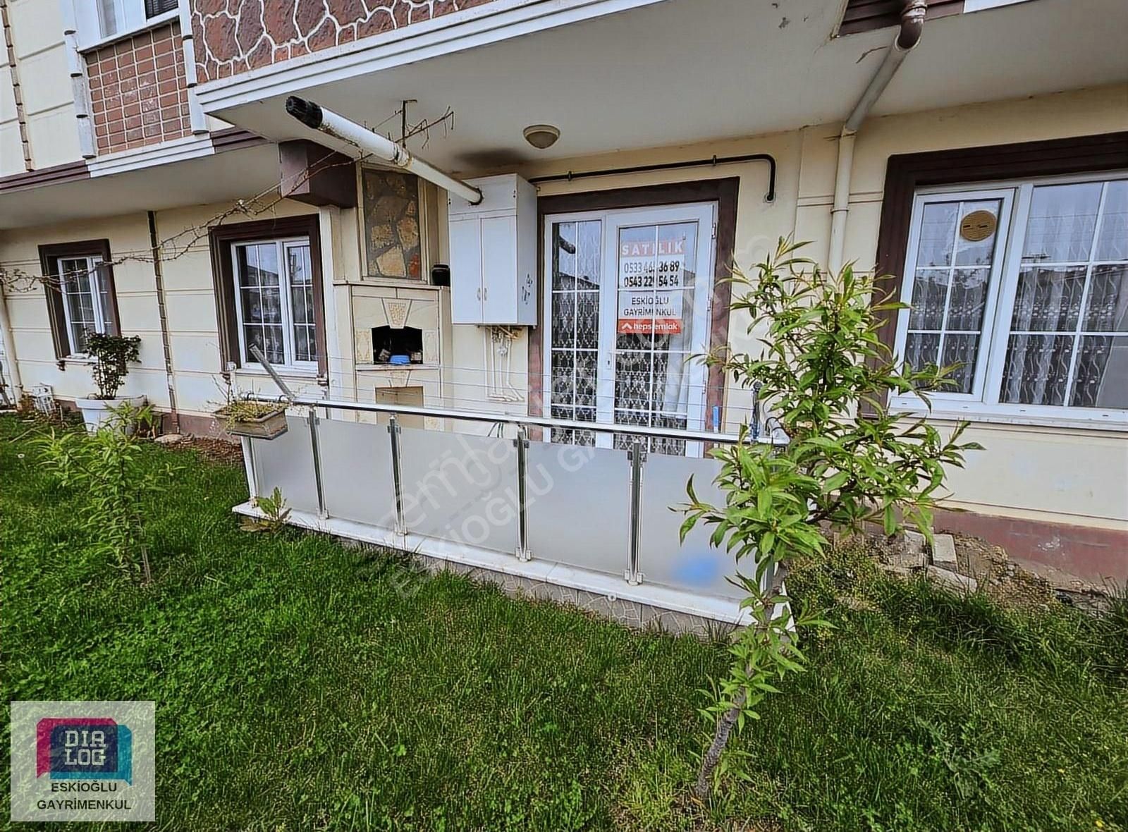 Denize Yakın Havuzlu Sitede 2+1 Girişkat Daire