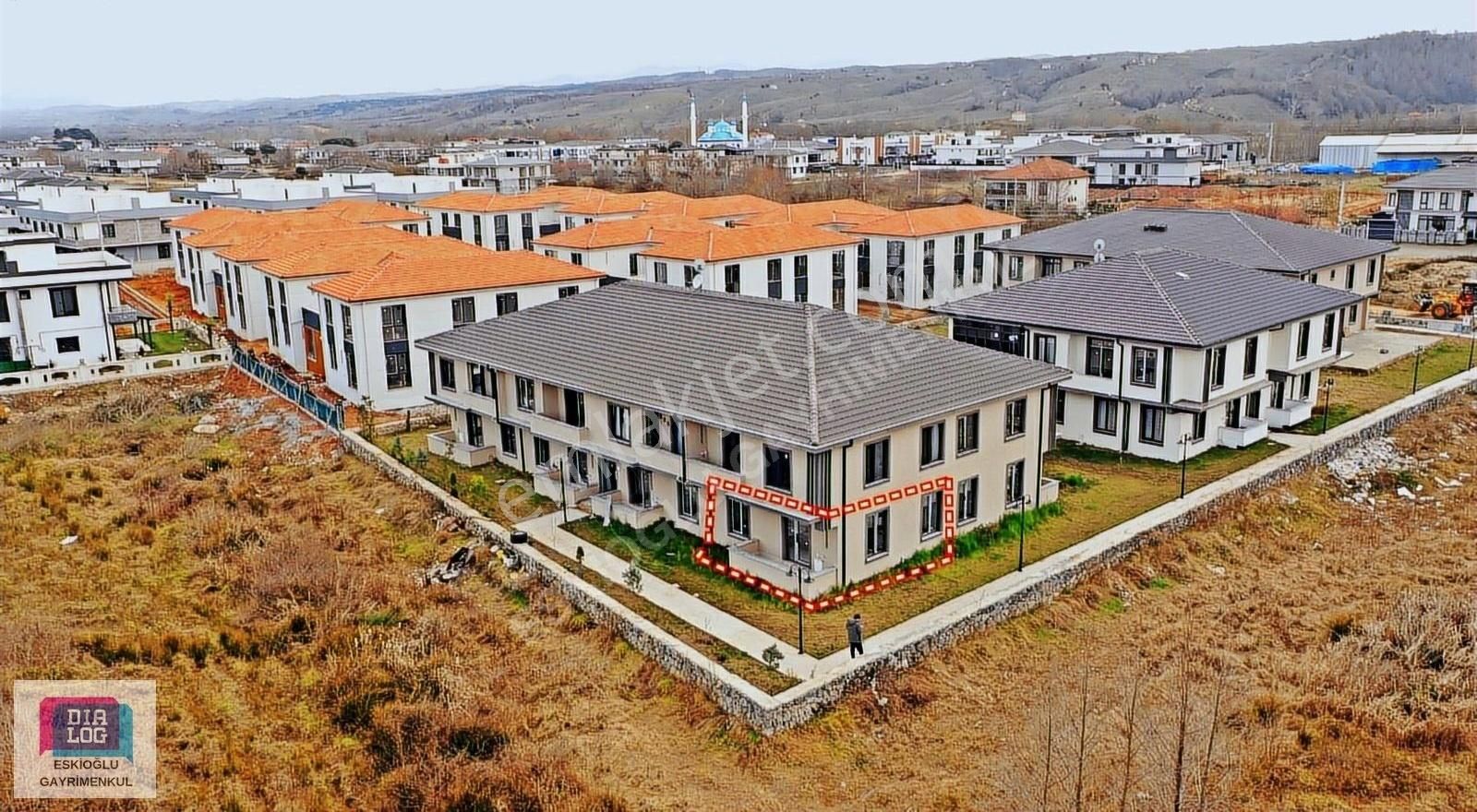 Eskioğlu'ndan Havuzlu Sitede Yerden Isıtmalı 2+1 Daire