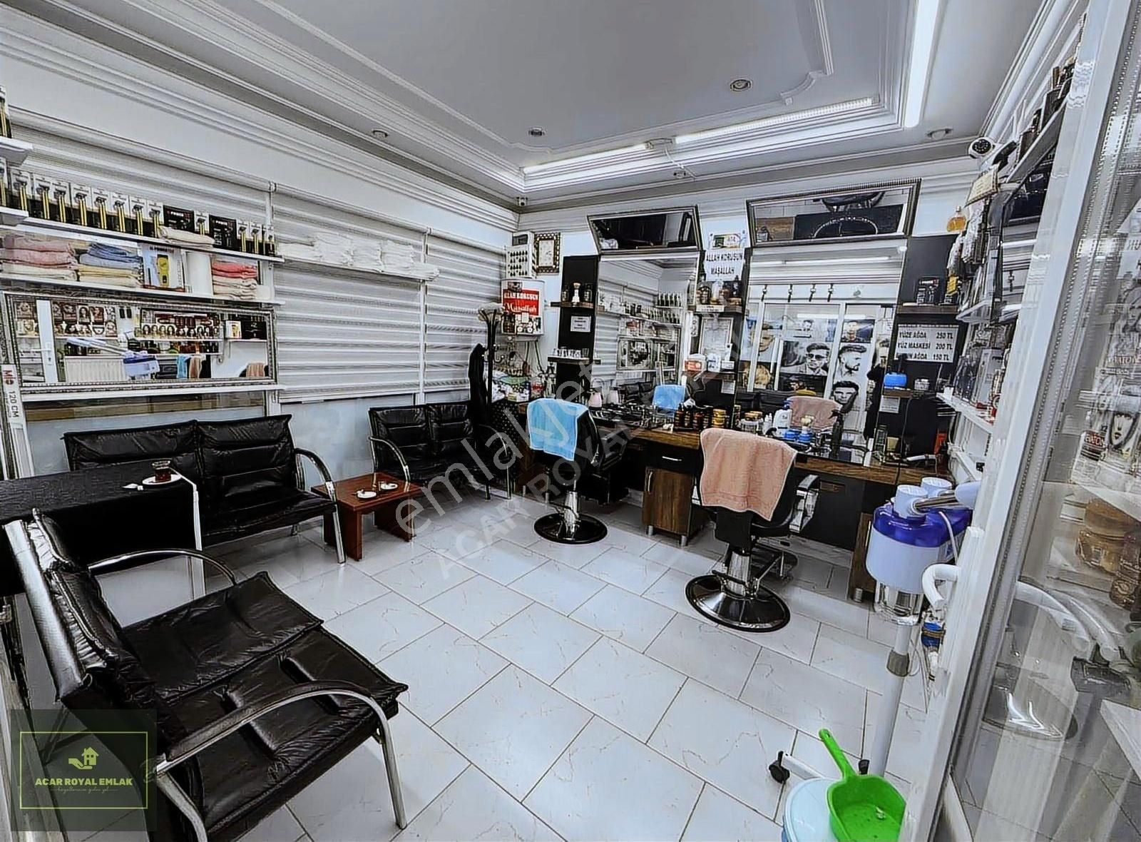Royal'den İstiklal Caddesi Gürle İş Hanında Satılık Dükkan/ofis
