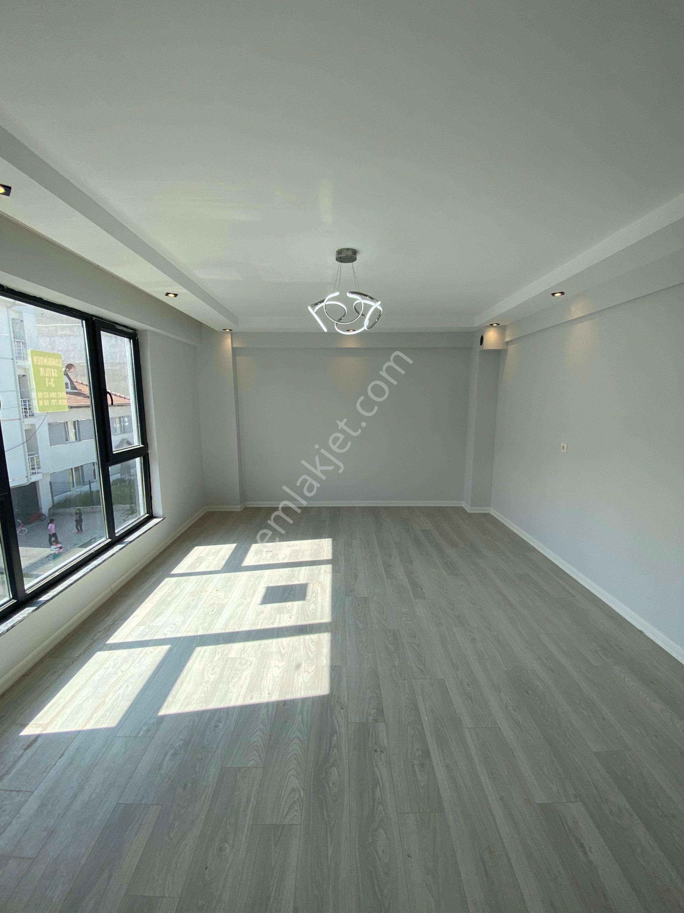Au Desticilerden Tombakzade Blv Arkası Ebeveyn Banyolu 140m2 3+1 Daire