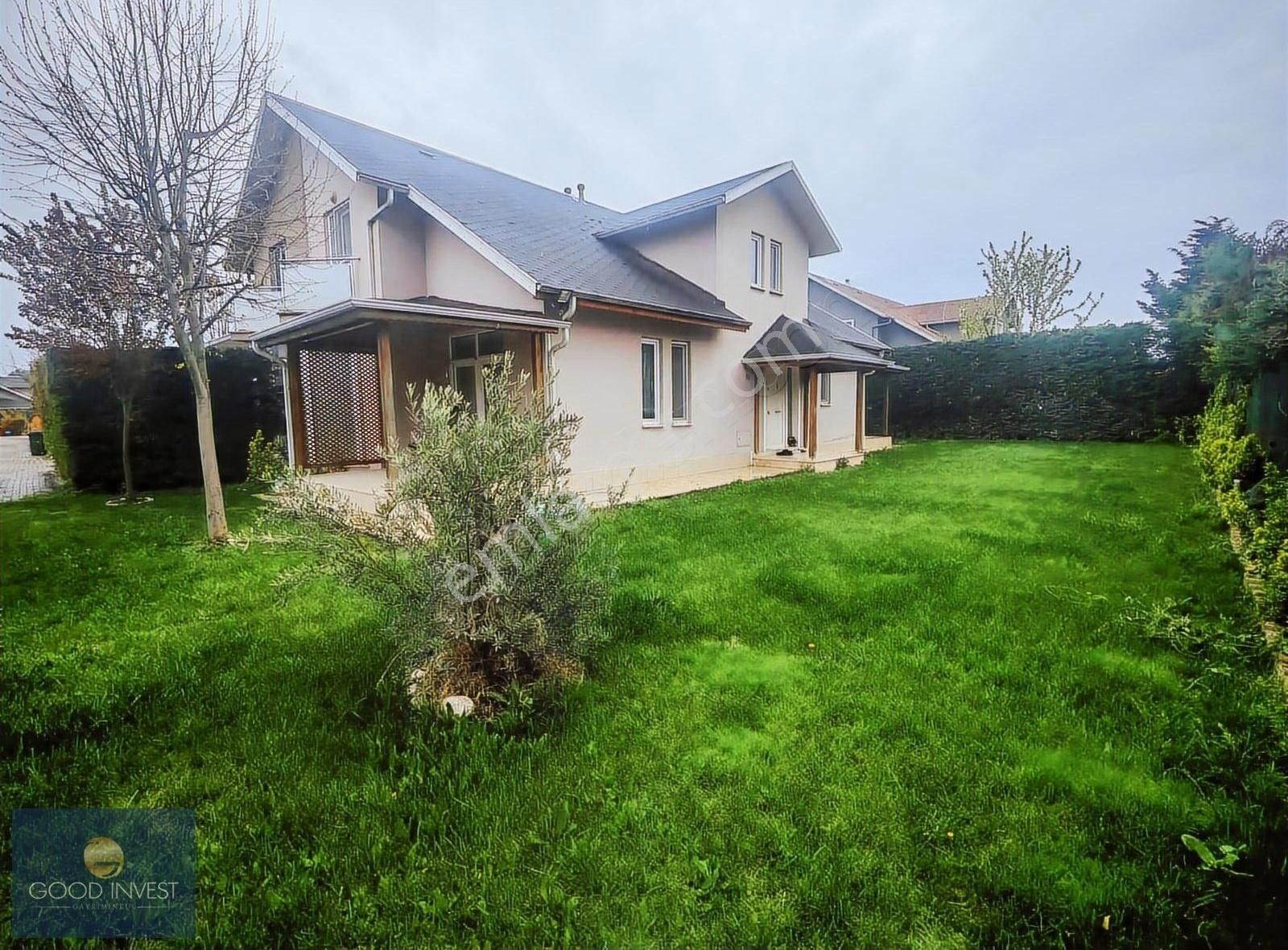 İnegöl Ortaköy Yolu Üzeri Bahçelievler Sitesi Satılık Villa