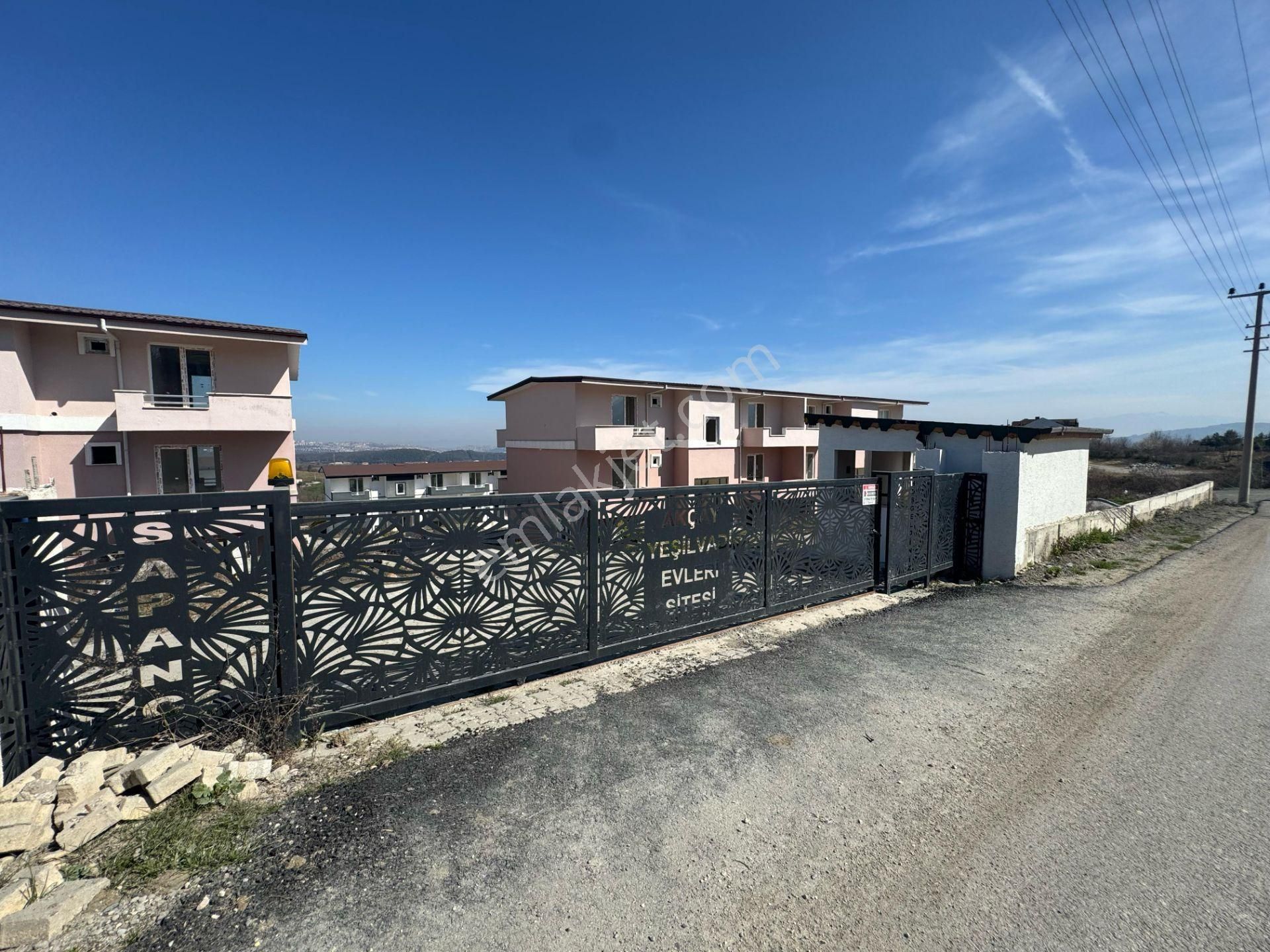 Sapanca Akçay’da Doğa İçınde 1+1 Satılık Yenı Daıre – Sıte İçınde, Havuzlu