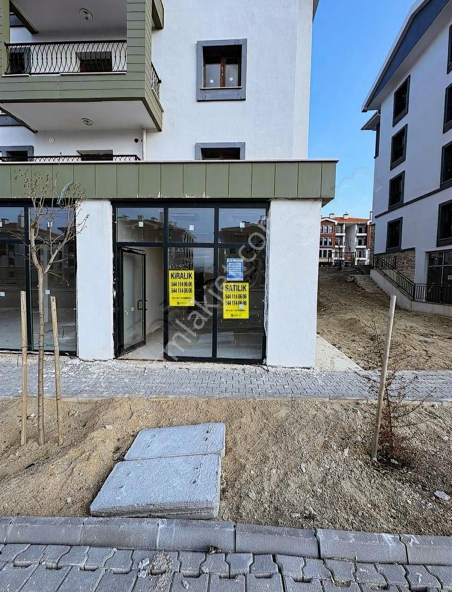 Beypazarı Yeni Toki Konutlarında Satılık Dükkan