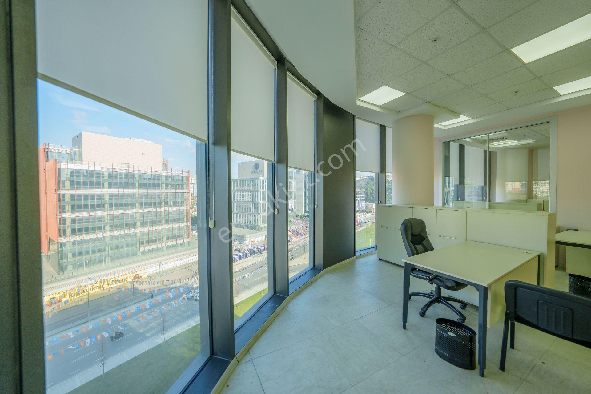 Dekorasyonlu 840m2 Prestijli Hazır Tam Plaza Katı Ofisi - Remax - Görsel 19