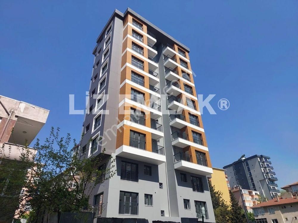 Kozyatağı Kozzy Avm Yakını 75 M2 Net Balkonlu 2+1 Fırsat Daire
