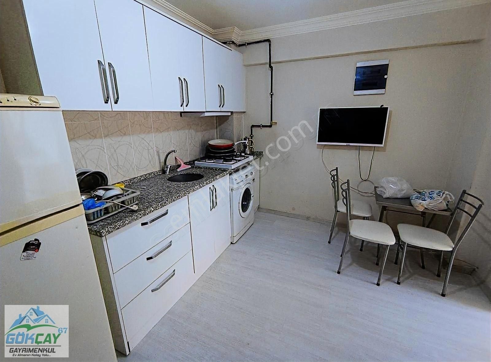 Çarşı Merkezde 2+0 Eşyalı Balkonlu Geniş Apart