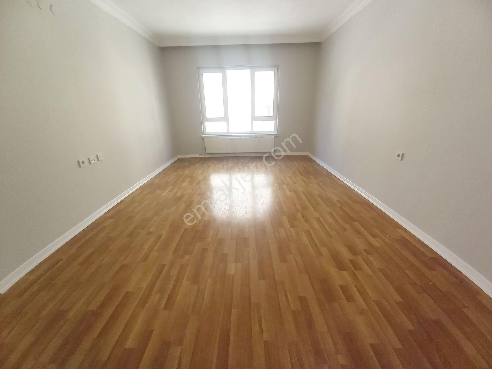 Sincan Pınarbaşı Mahallesinde Ara Katta Geniş Ful Yapılı 3+1 Daire