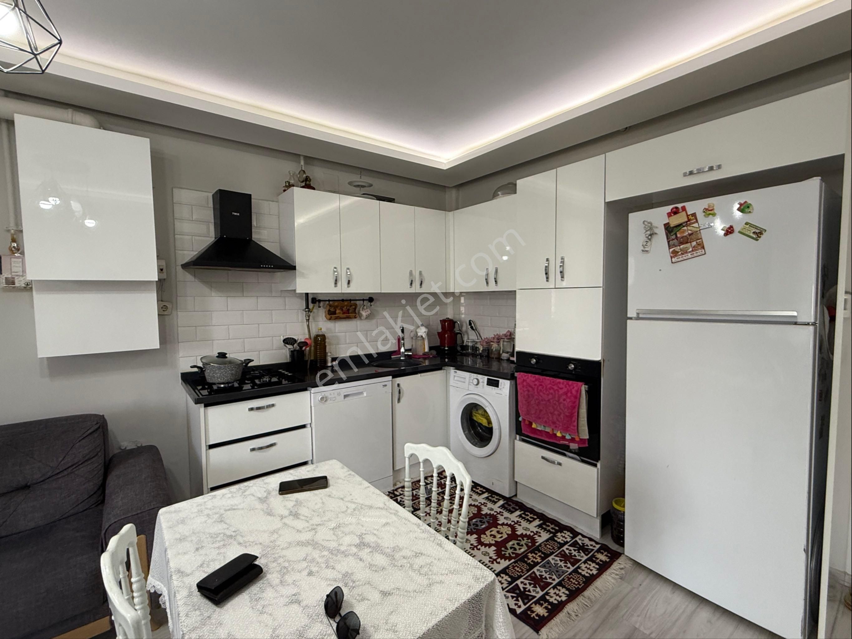 Mavi Bulvarda Yok Yok Full + Full Eşyalı 1+1 Daire
