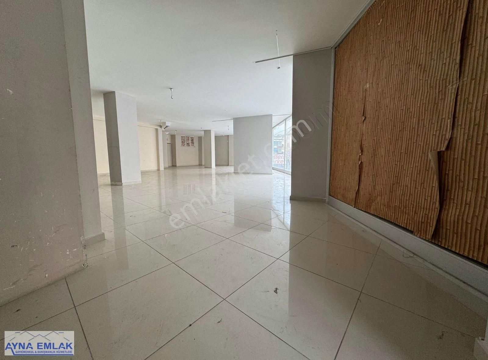 Esenyurt Kıraç'ta 200 M2 Kiralık Dükkan