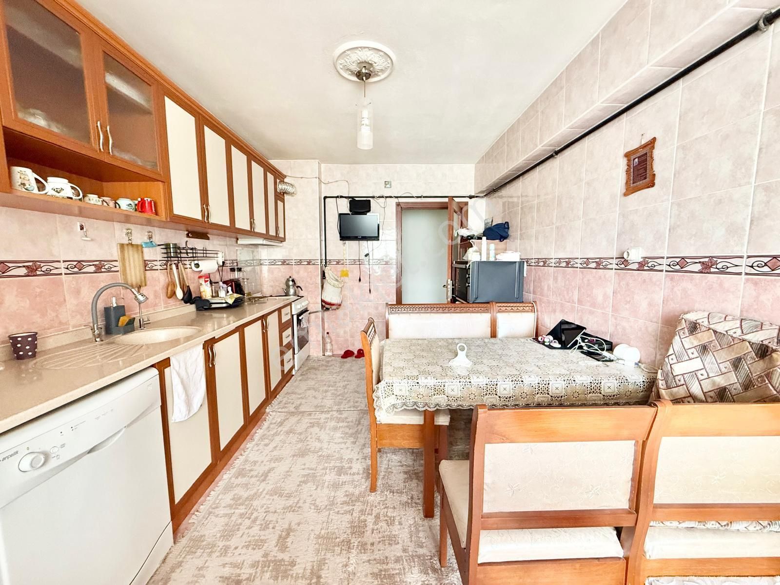 ₺ İşin Uzmanından 3+1 Yüksek Giriş Altında Daire Mevcut ₺