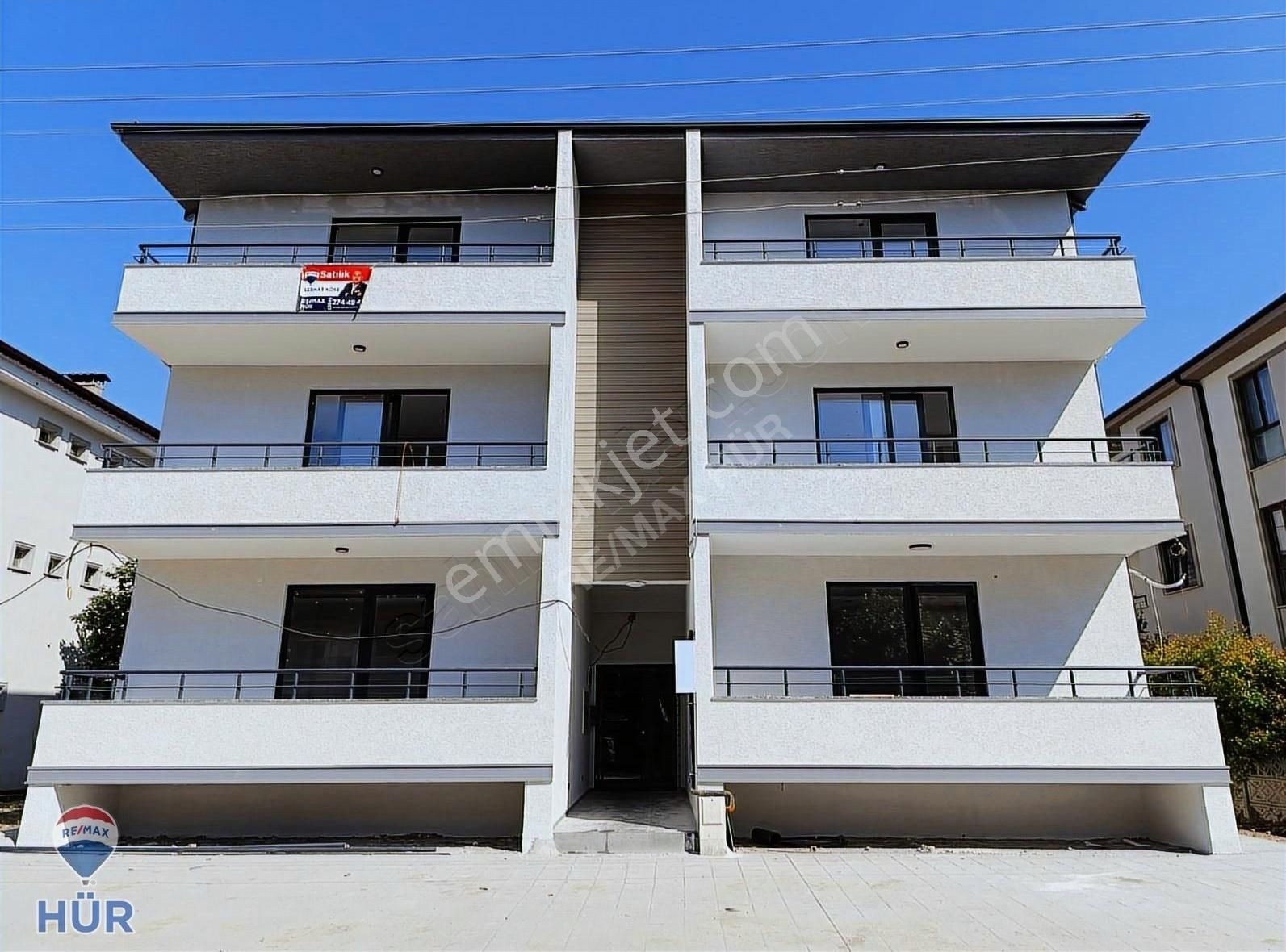 Re/max Hür Serhat Köse'den Tuzla Mh.de Satılık Daire
