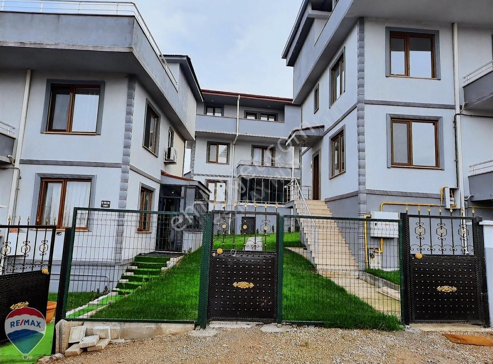 Remax-hür Fatma Yıldız Dan Karaman Da Kiralık Villa