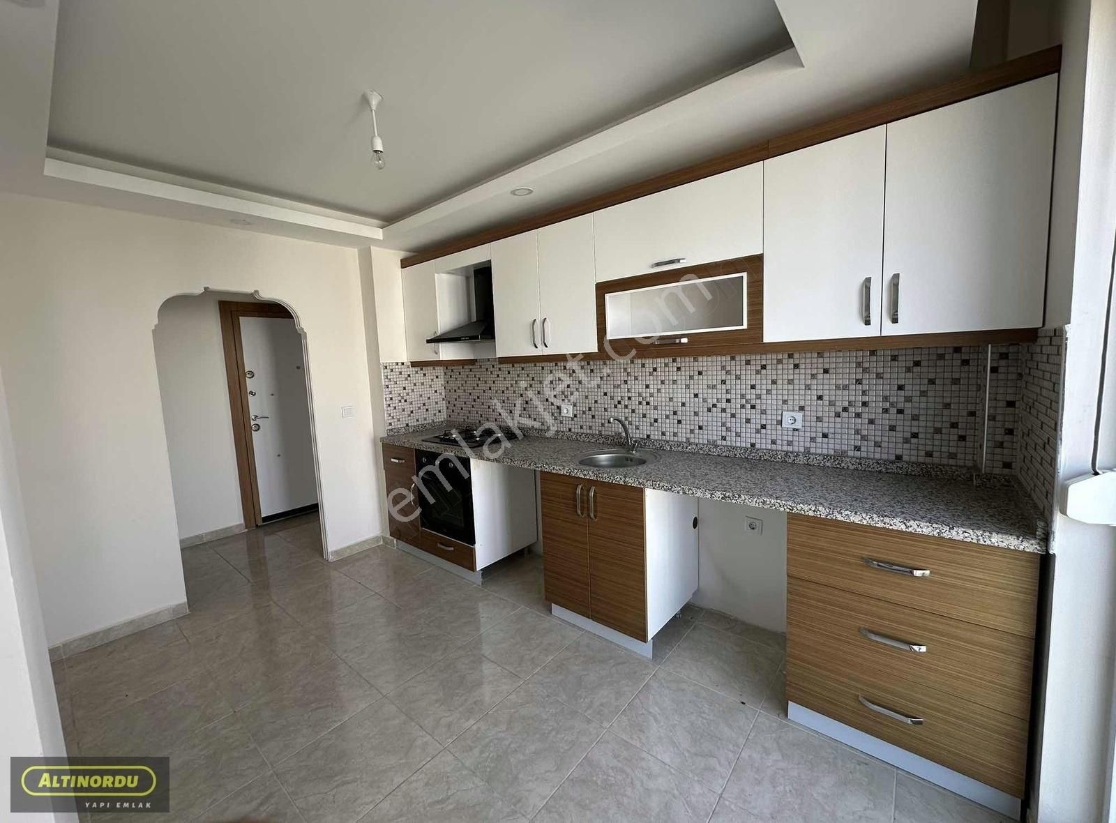 Şehir Manzaralı Havuzlu Butik Site İçi Ara Kat 3+1