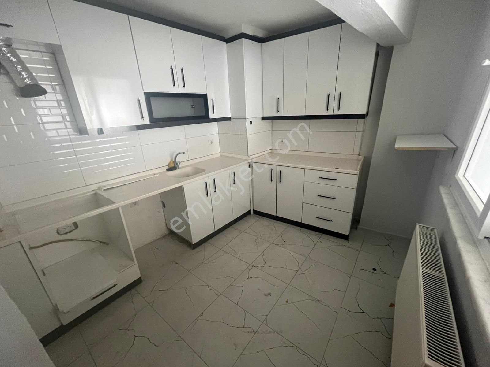 🏡alaybey Mahallesi 🏡 ✅2+1 90 M2 5 Katlının 4 Katı ❇️kapalı Mutfak