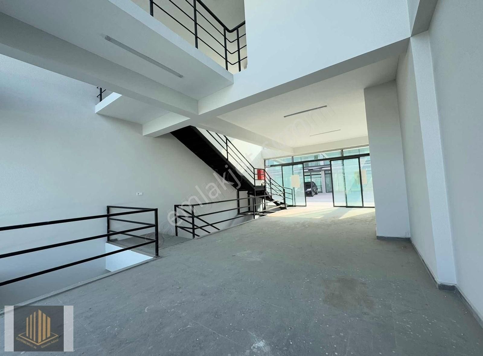 Sağlam'dan Yetsan Oto Center'da Kaçırılmayacak Kiralık İşyeri