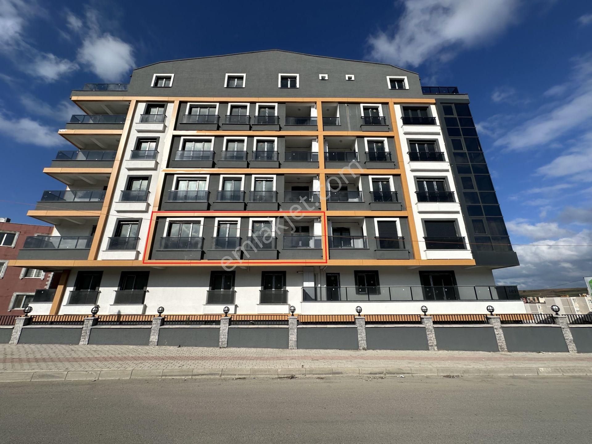 Levent Mah.de Sıfır Arakat 70 M2 D.gaz Oto.panjur 2+0 Lüx Sıfır