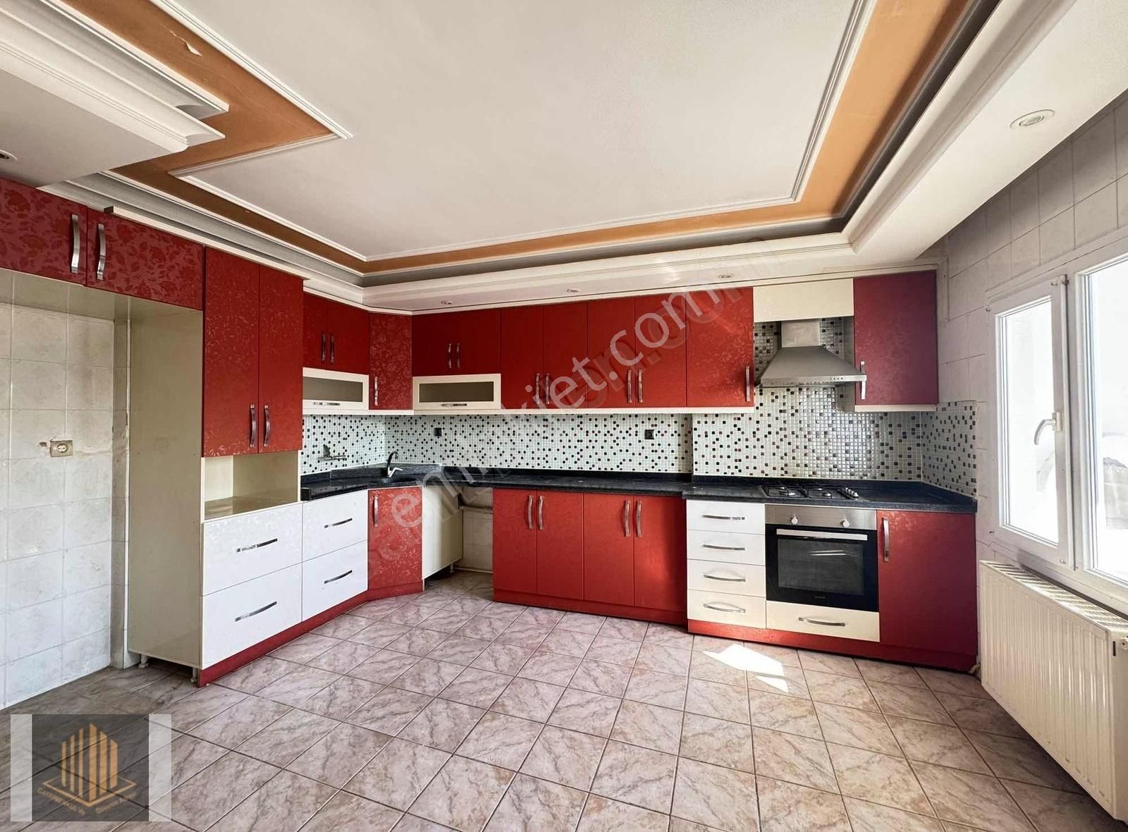 Sağlam'dan İller Bankası Bulvar Üzeri 4+1 Satılık Daire