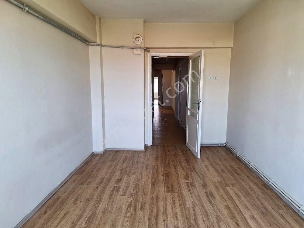 Adapazarı Merkezde Kiralık 3+1 Daire - Görsel 26