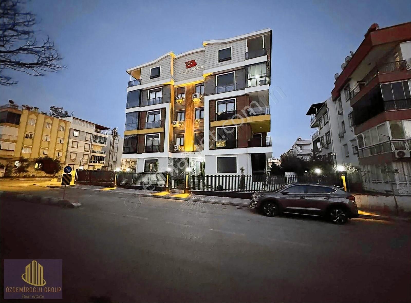 Lüks Apartmanın Son Dairesi.