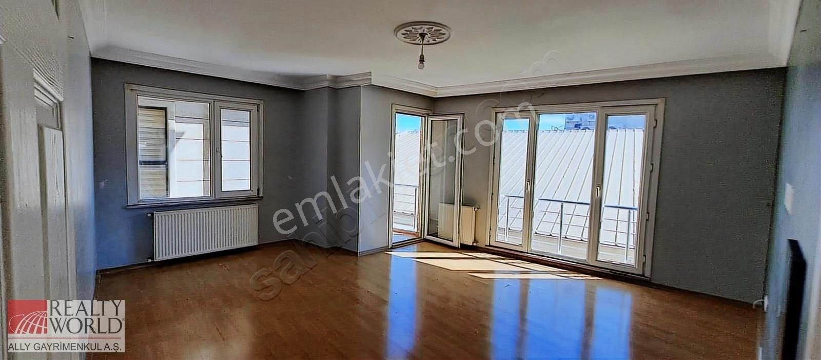 Kağıthane Merkezde Oturuma Hazır Boş 2+1 Satılık Daire