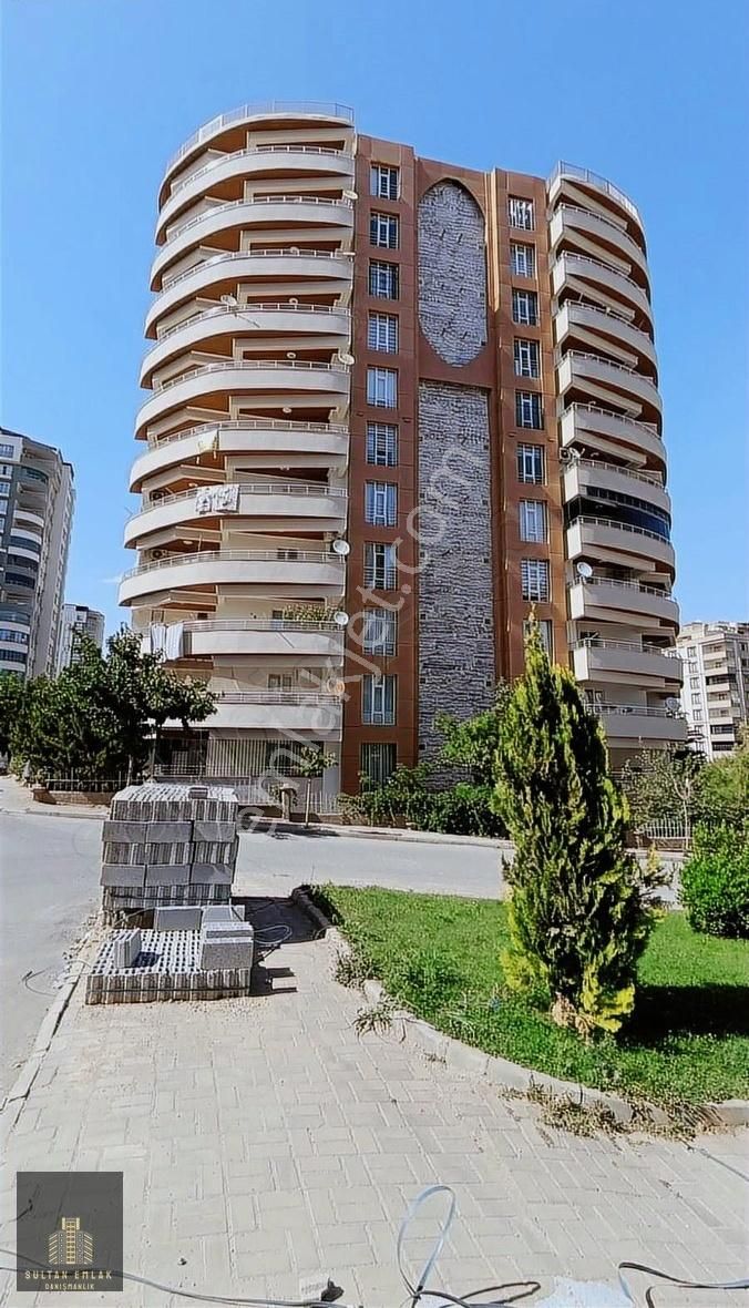 Sultan Emlaktan Satılık 4+1 Deka 4 Sitesinde