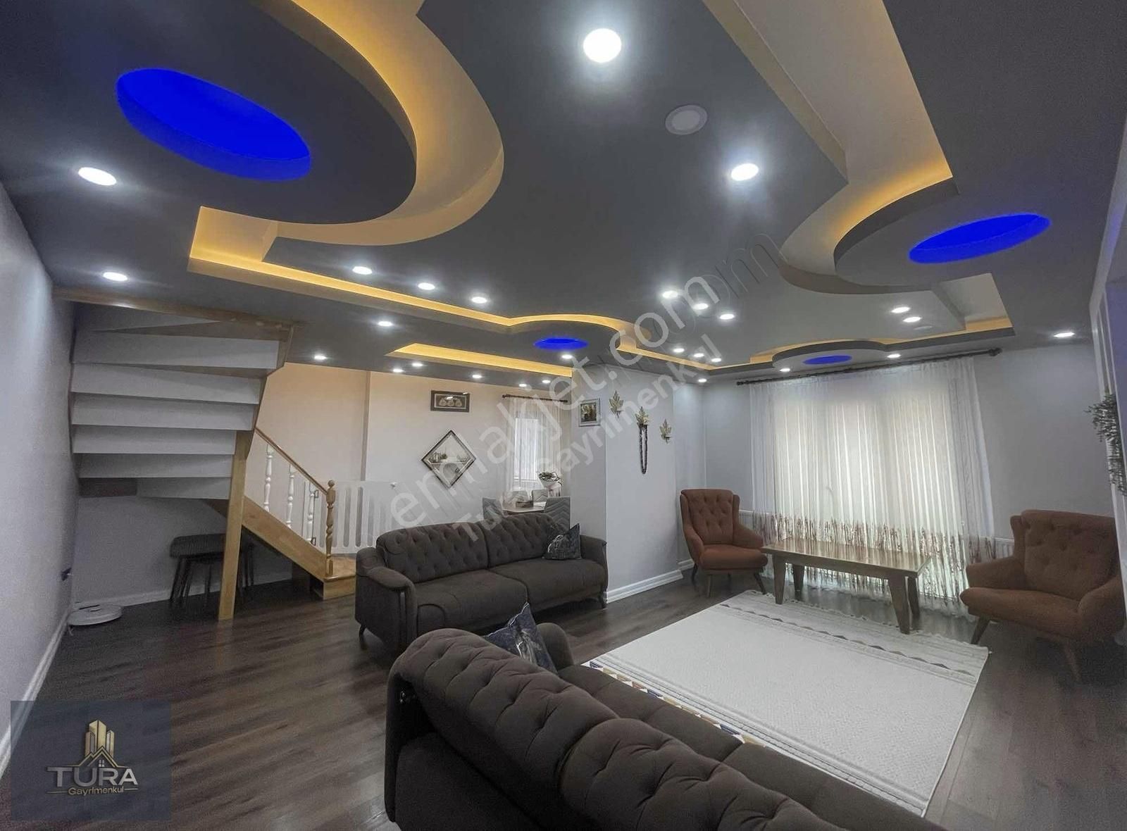 Muazzam Şehir Manzarasıyla Şehrin Kralı Dubleks Daire
