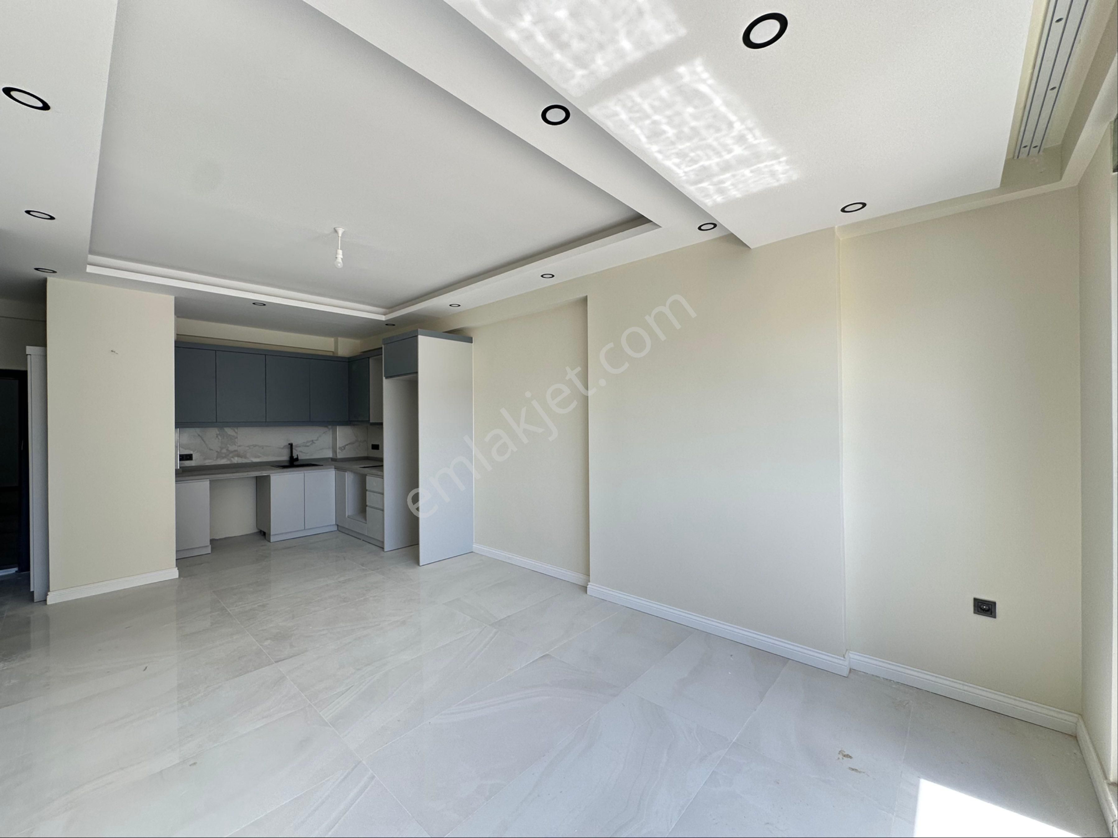 Ilıcada 1+1 Site İçerisinde Havuzlu Bahçeli Nezih Satılık Daire