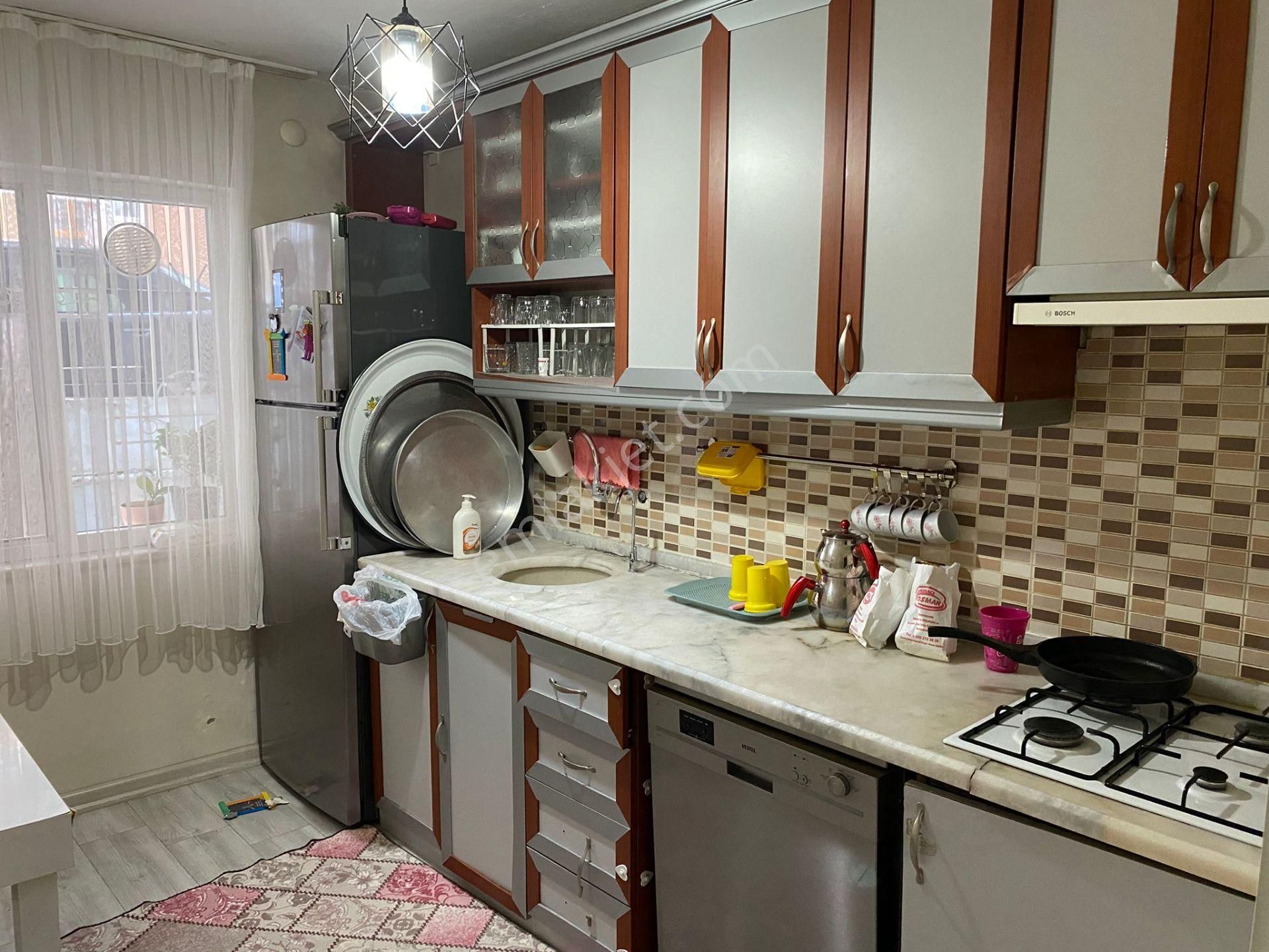 🏡merkezefendi Mahallesi 🏡 ✅3+1 120 M2 5 Katlının Zemin Katı ❇️kombi Petekli