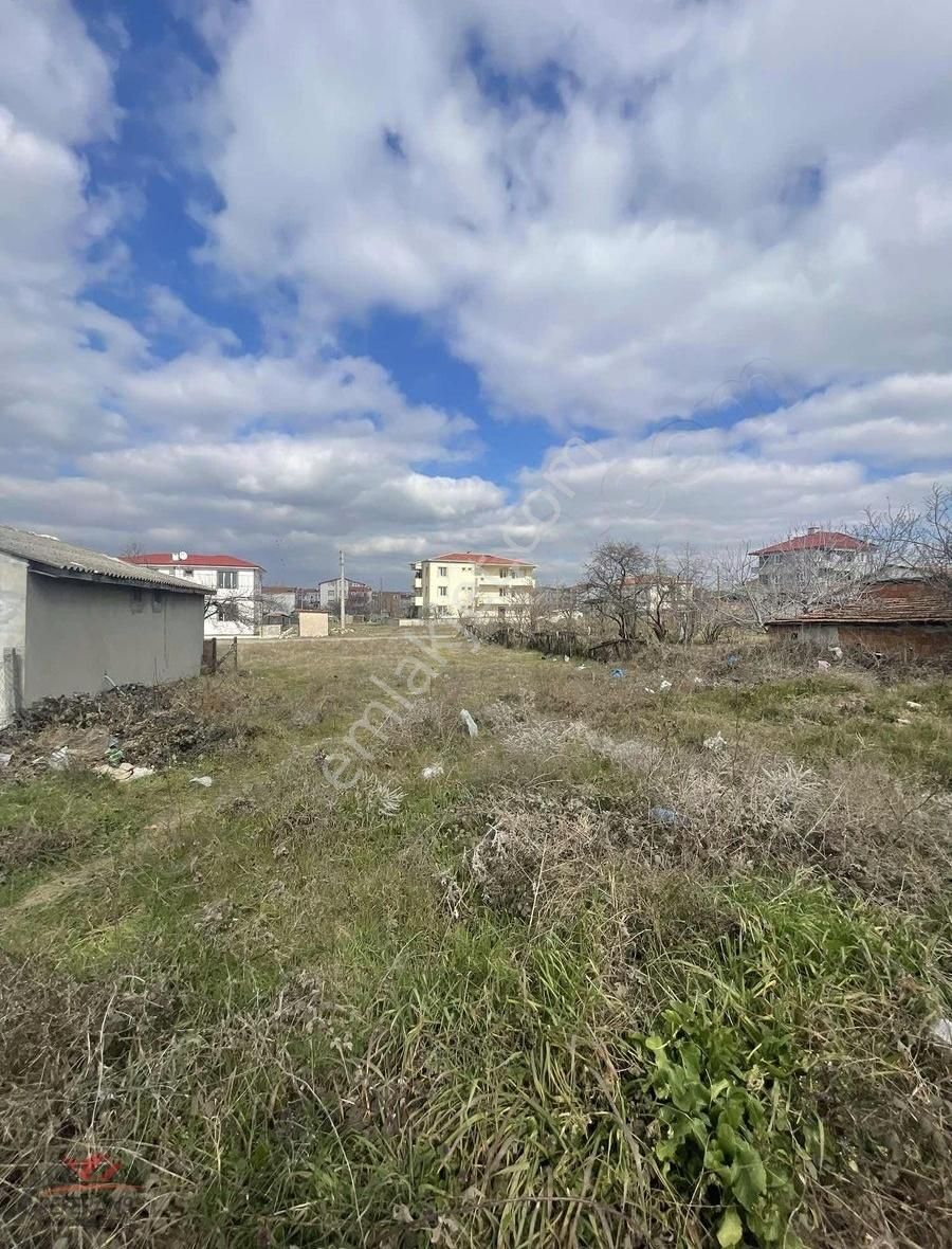 Havuzlarda Satılık 210m2 3 Kat İmarlı %40 Arsa