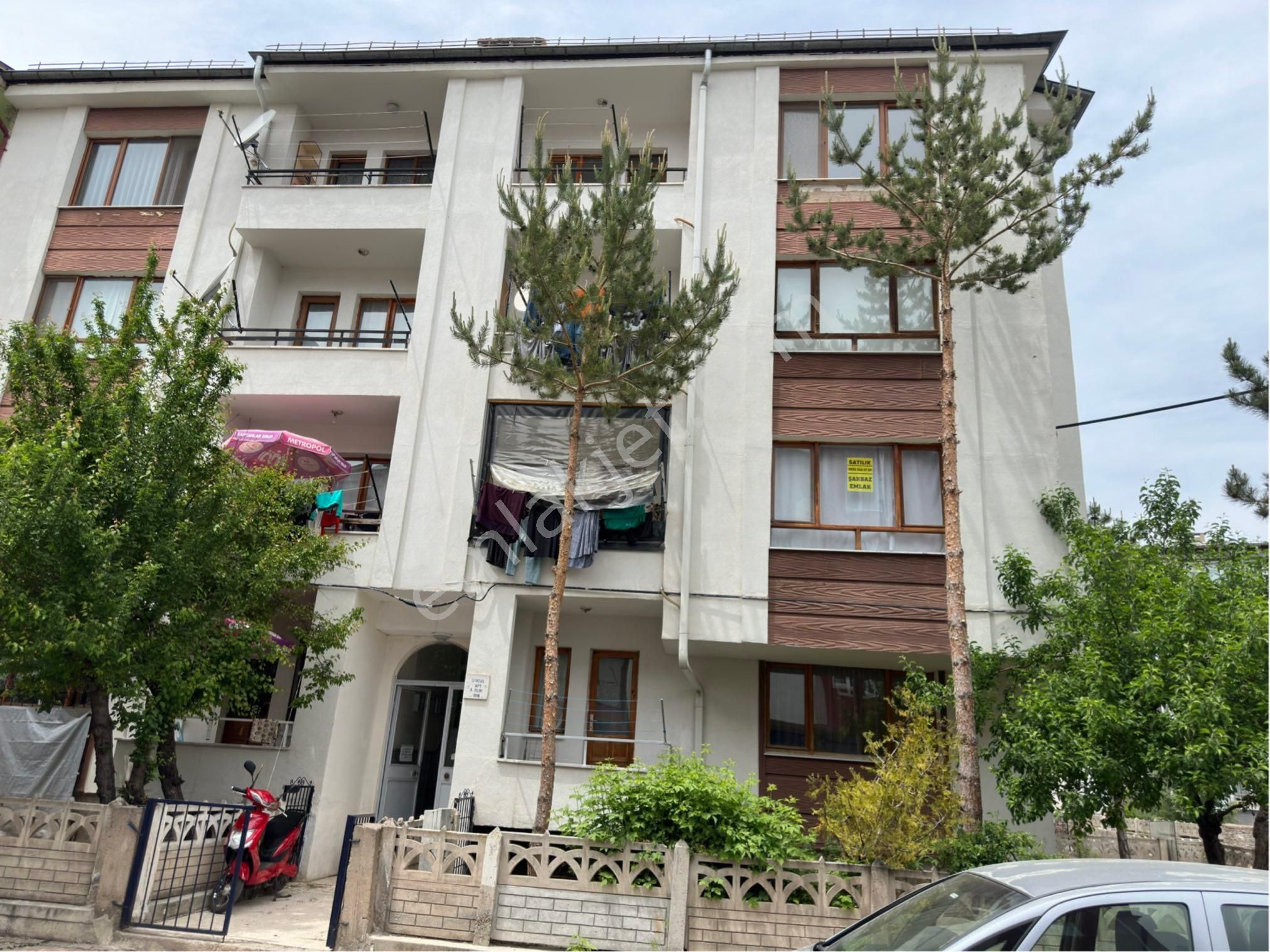 Şahbaz Emlak’tan- Akdeğirmen Mahallesi’nde Satılık 3+1 Fırsat Daire