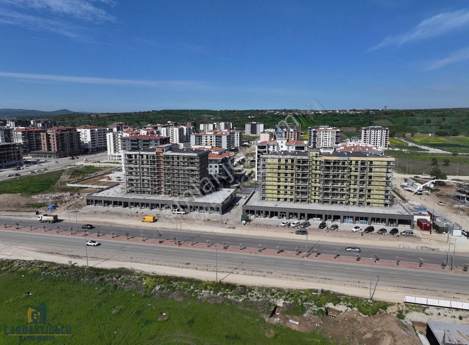 Çanakkale Merkez 60 Metre Yol Üzerinde Satılık 1+1 Daireler