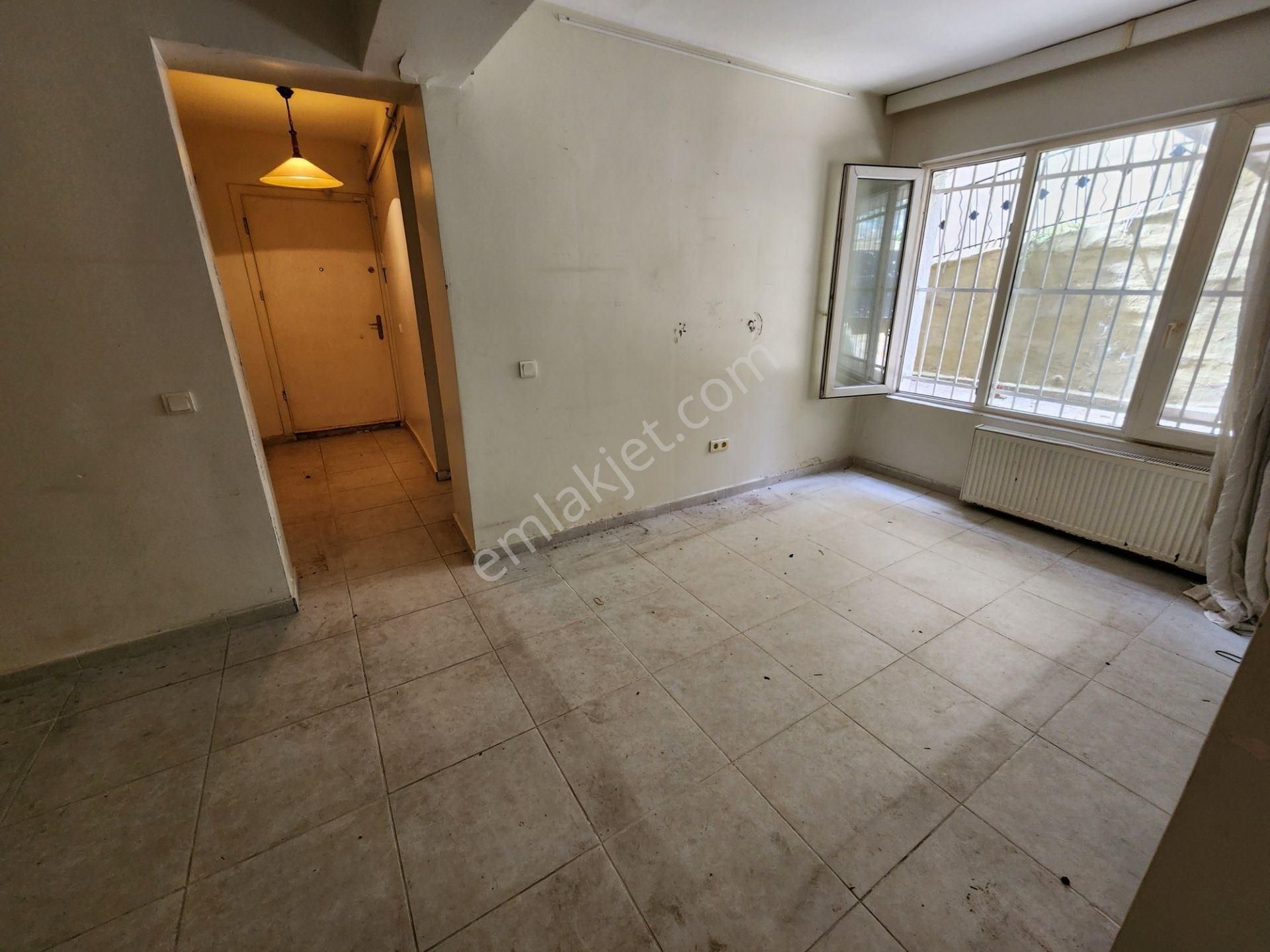 Kadiköy Moda Bahçe Kullanımlı Müstakil Tadında Kiralık 2+1 Daire