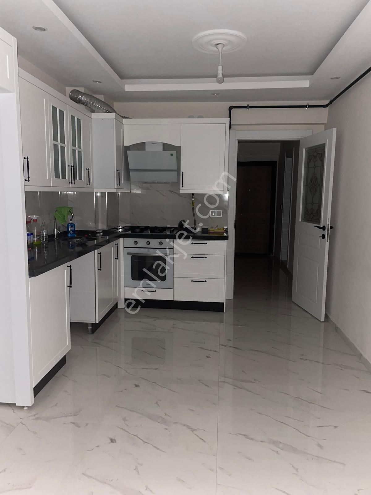 🏡yeni Mahalle Mahallesi 🏡 ✅1+1 55 M2 5 Katlının 3 Katı ❇️kombi Petekli