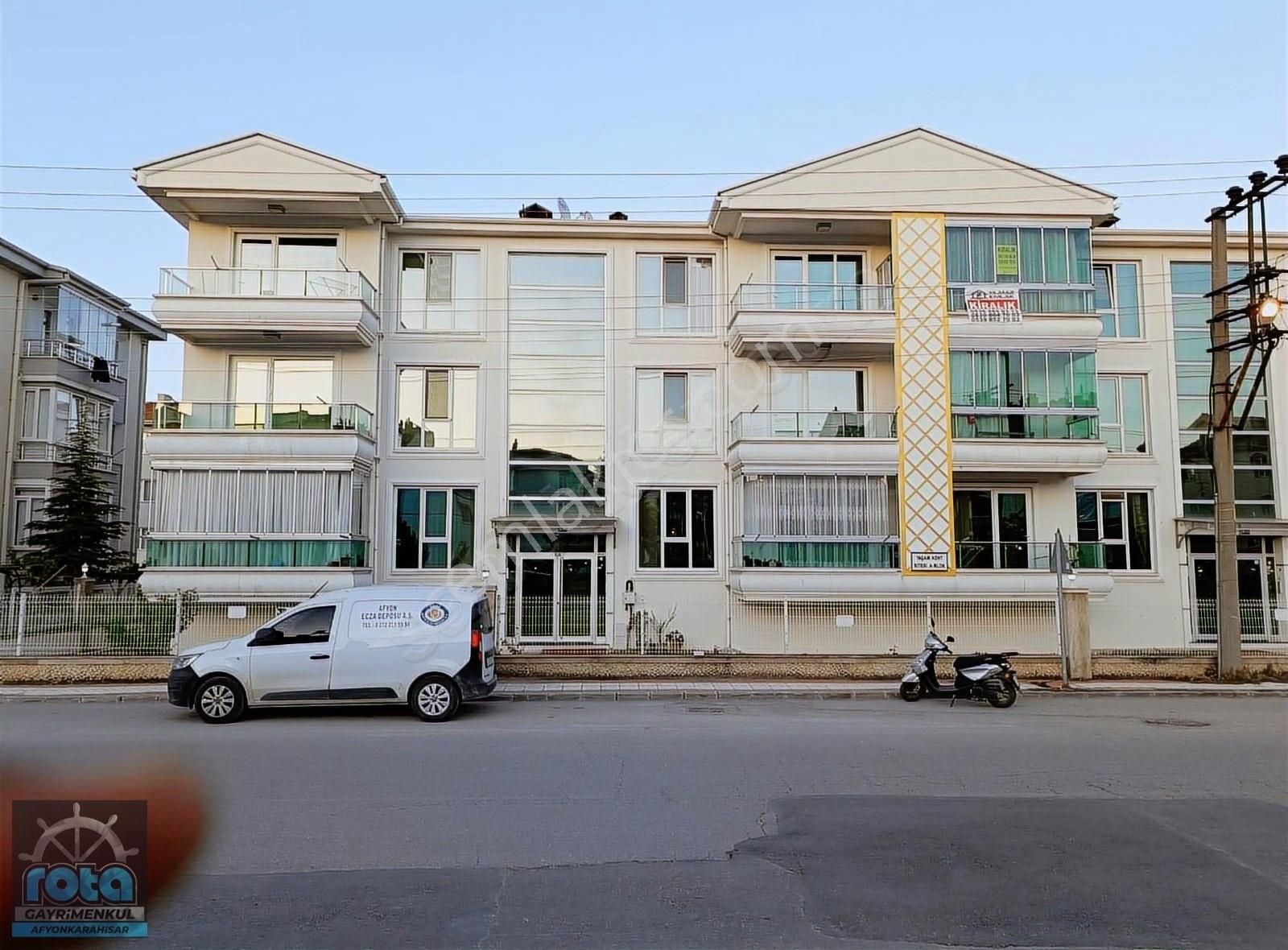 Afyon Merkez Mareşal Fevzi Çakmak Mahallesi'nde Satılık 3+1daire