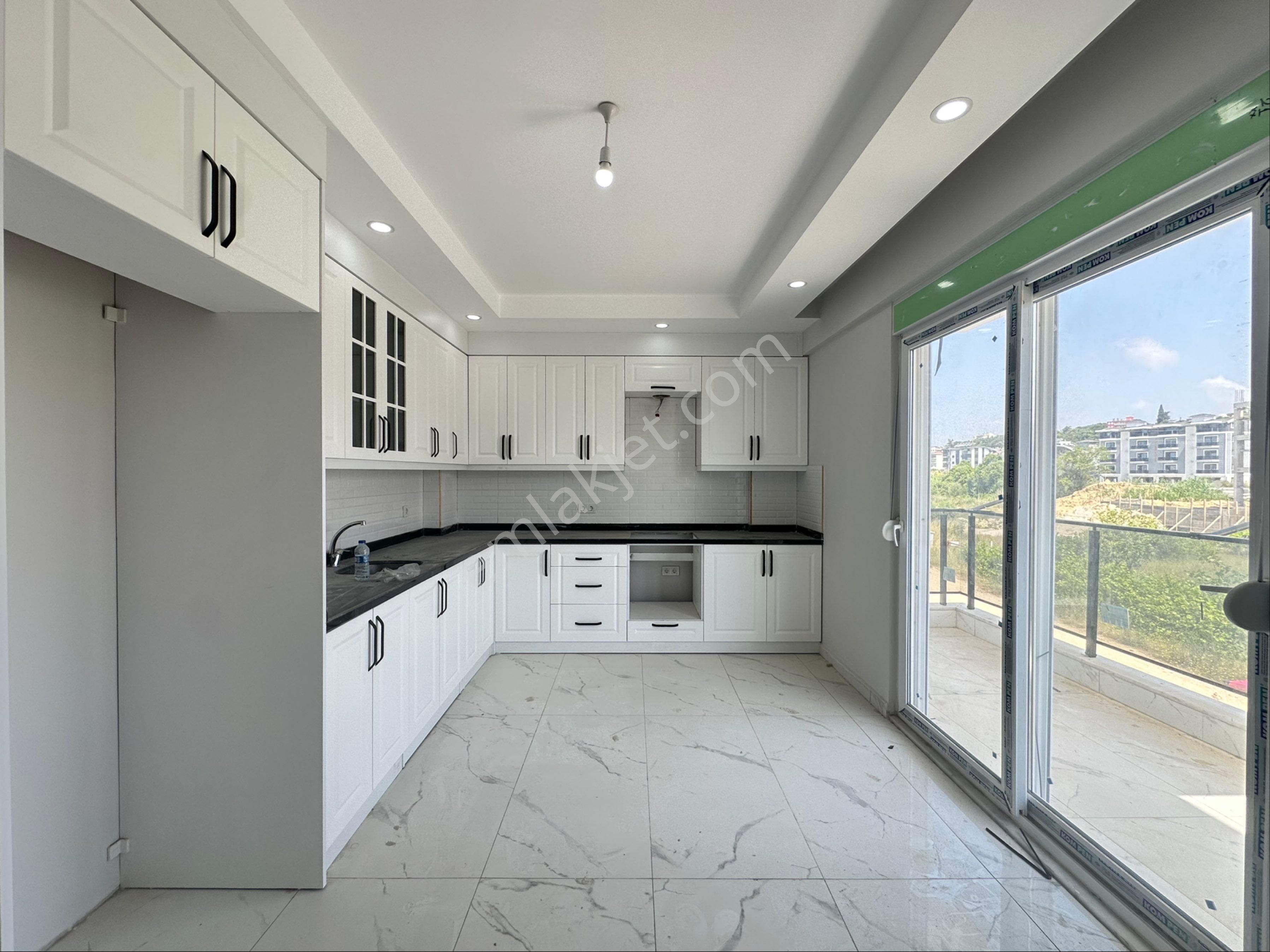 Ilıcada 4+1 Dubleks Havuzlu Teraslı Sıfır Satılık Daire