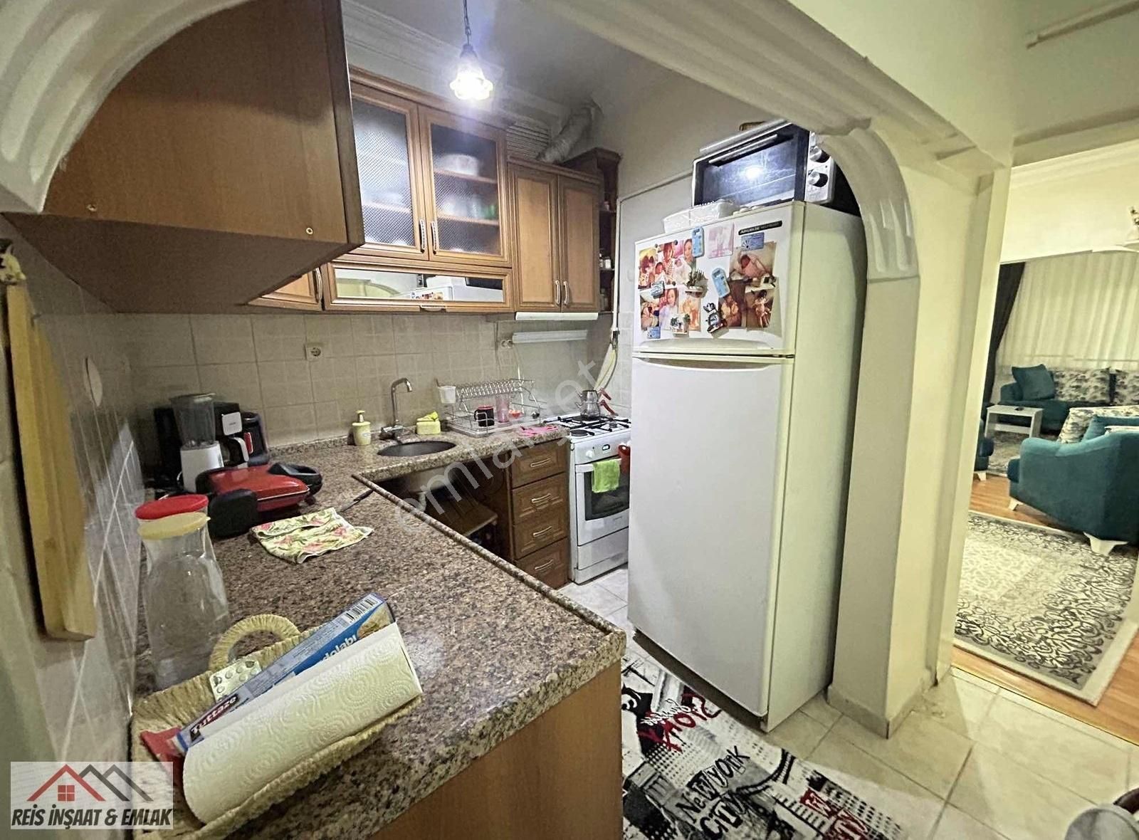 Reisten Hocataşkında 3 Katlı 90m2 Kombili Manzaralı Müstakil Ev
