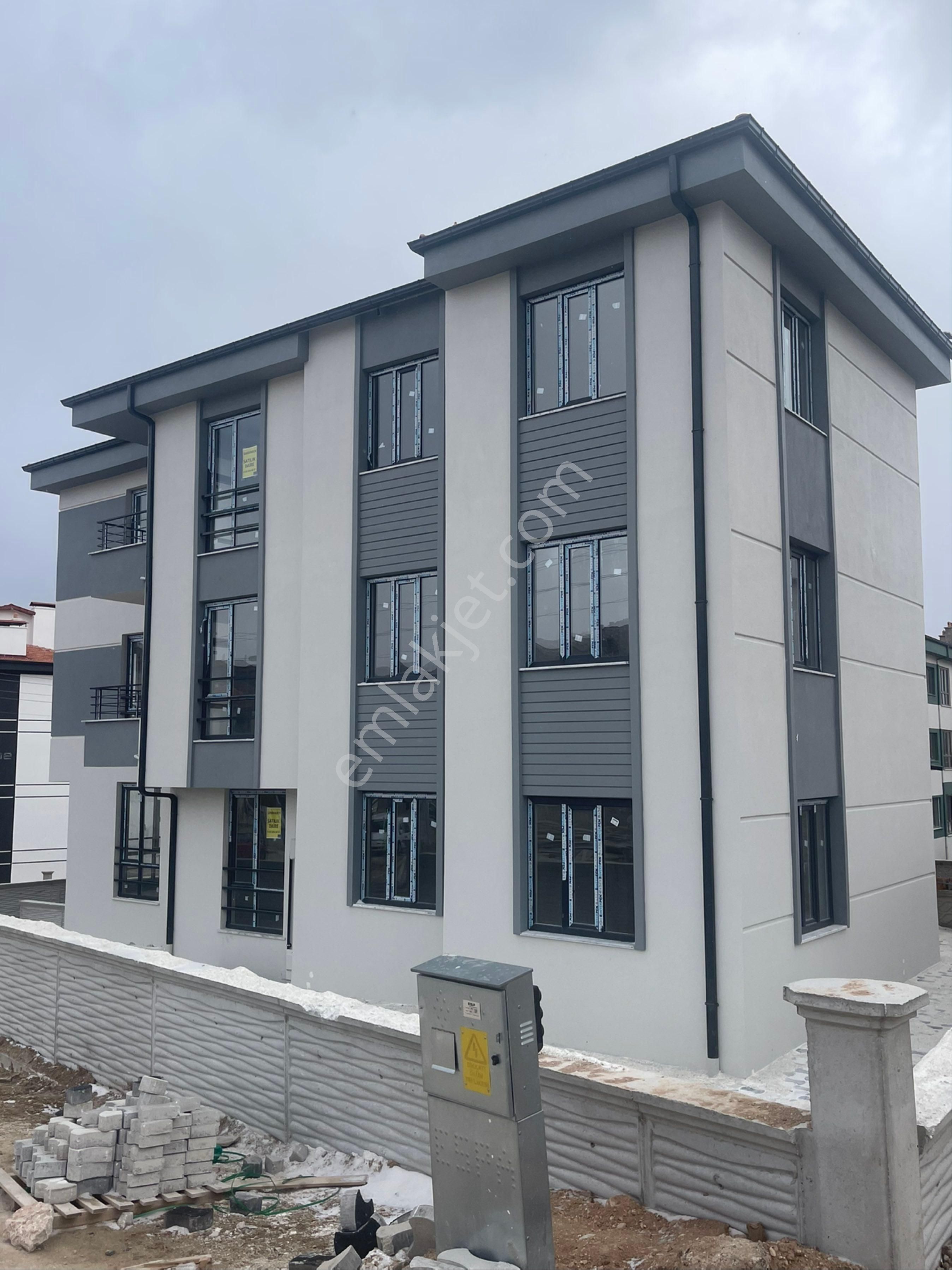 Aktel Gayrimenkulden Selahatin Eyubide Satılık 3+1 Daireler