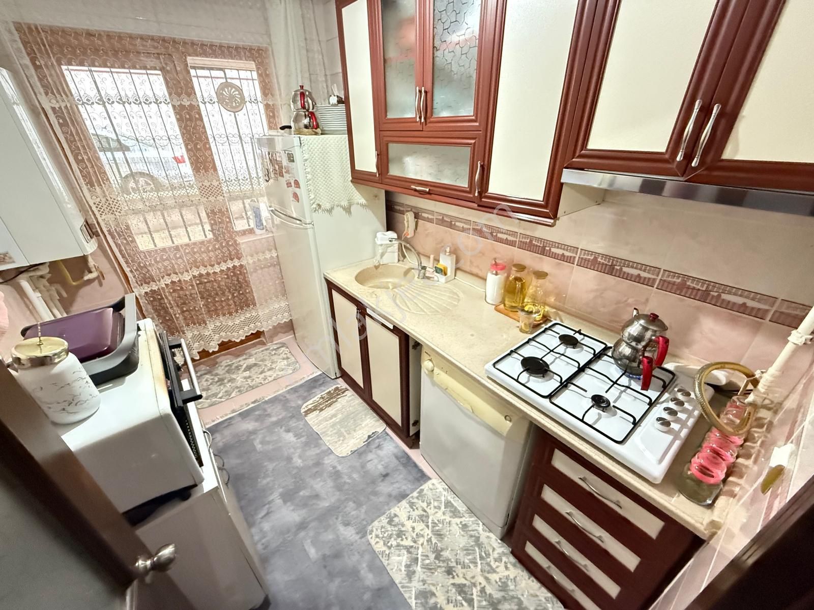 Kanuni Mahallesinde Giriş Kat 3+1 Balkonlu Masrafsız!
