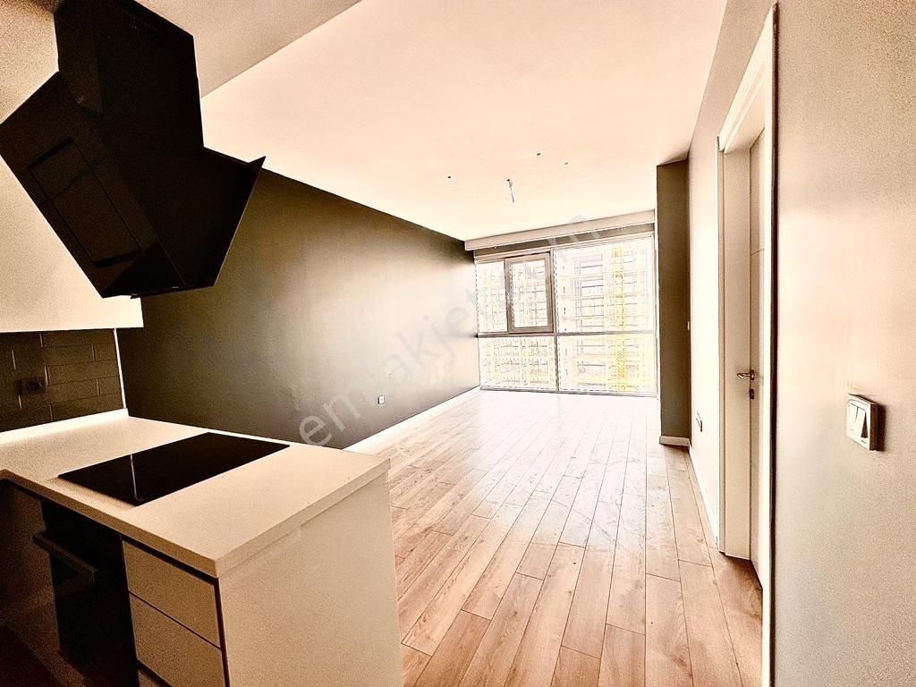 Goldhouse Dan Satılık Sıfır S Life S.içi Metro İstasyon Yanı 1+1