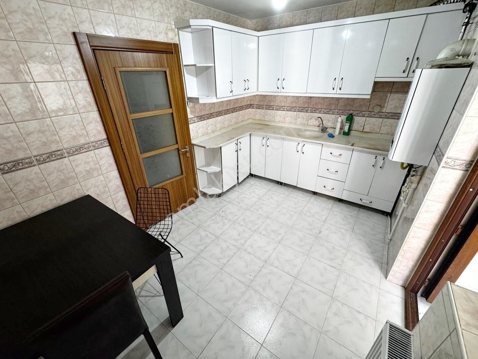Cihandan Bölgede Tek Özlem Caddesi Üzerinde 3+1 Daire