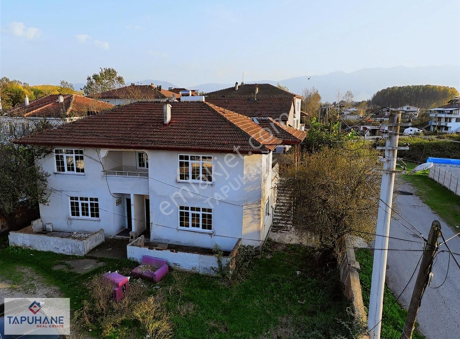 Çay Mahallesinde İki Katlı 334 M2 Bahçeli Satılık Müstakil Ev