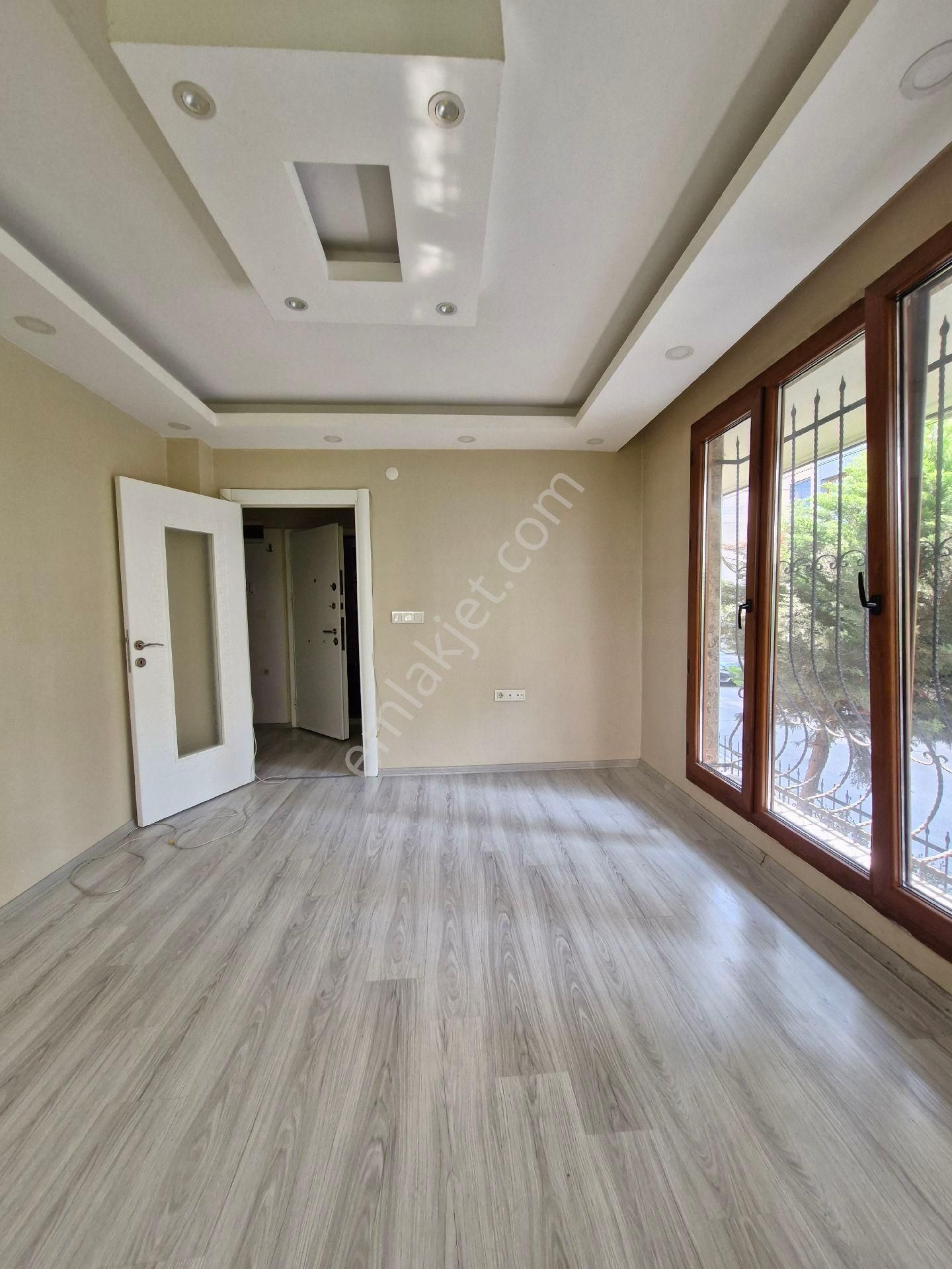 Adress'ten Cumhuriyet Mah. Satılık Ön Cephe 75 M2 2+1 Y.giriş