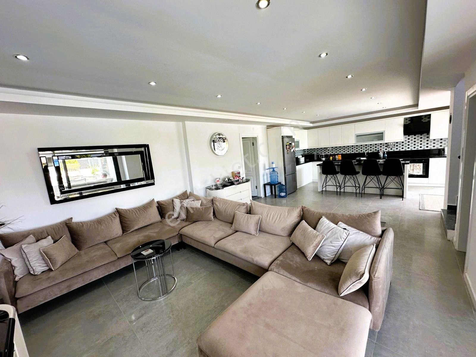 Ovacık'da Özel Havuzlu Bahçeli 6+1 Satılık Villa - Görsel 22