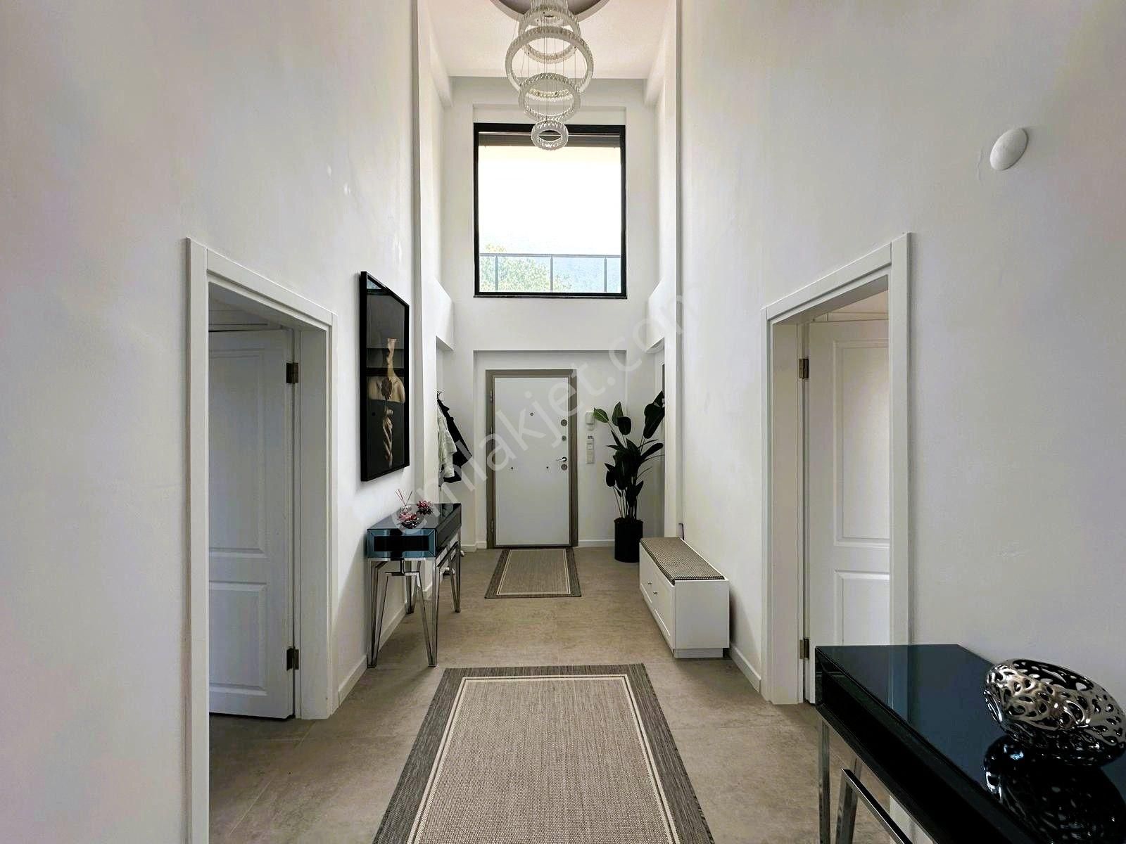 Ovacık'da Özel Havuzlu Bahçeli 6+1 Satılık Villa - Görsel 10