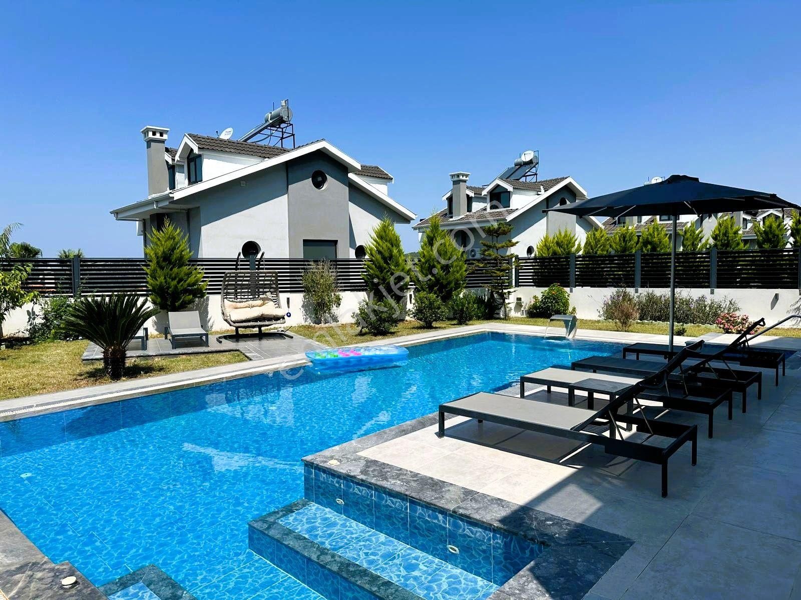 Ovacık'da Özel Havuzlu Bahçeli 6+1 Satılık Villa - Görsel 16