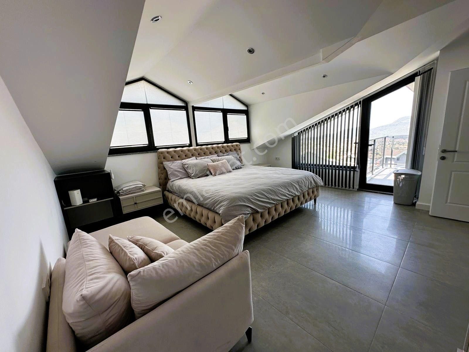 Ovacık'da Özel Havuzlu Bahçeli 6+1 Satılık Villa - Görsel 5