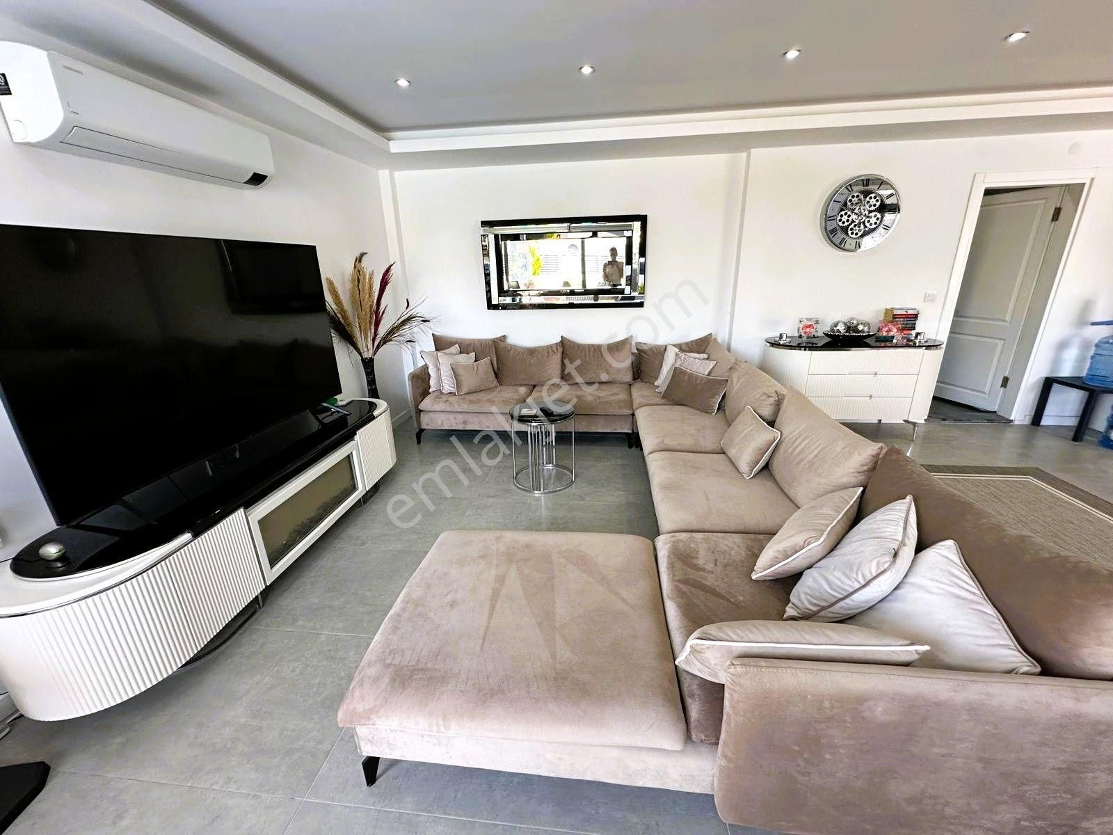 Ovacık'da Özel Havuzlu Bahçeli 6+1 Satılık Villa - Görsel 20