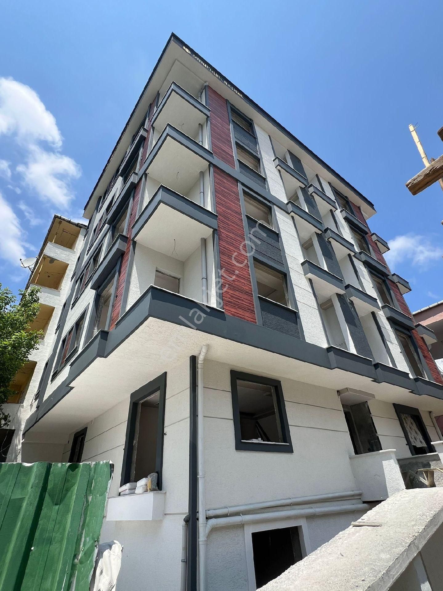 Canevim Emlaktan Altınşehır Acısu Cd. Sıfır Arakat 2+1 Satılık Daire