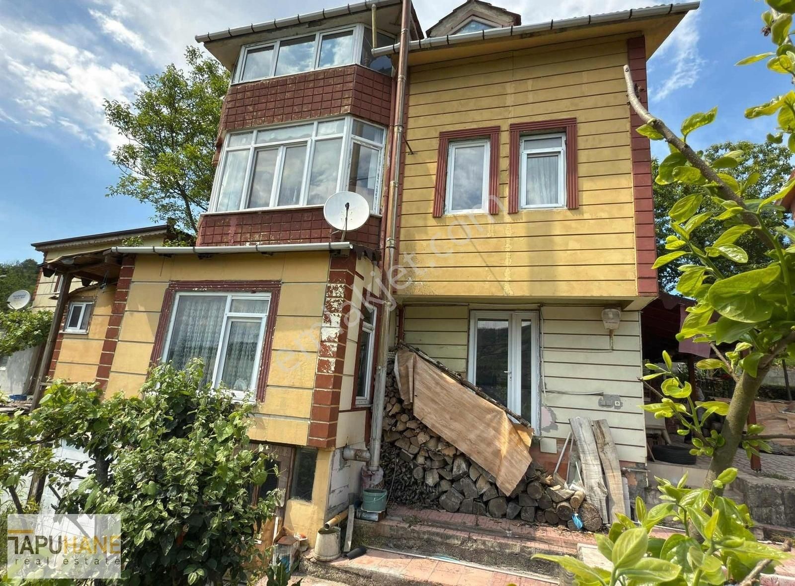 Tapuhane'den Beylice'de Satılık Tribleks Villa